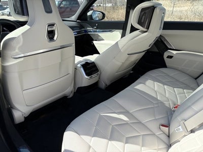 2025 BMW 7 Series 760i xDrive