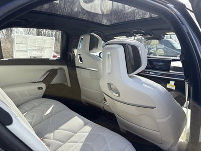 2025 BMW 7 Series 760i xDrive