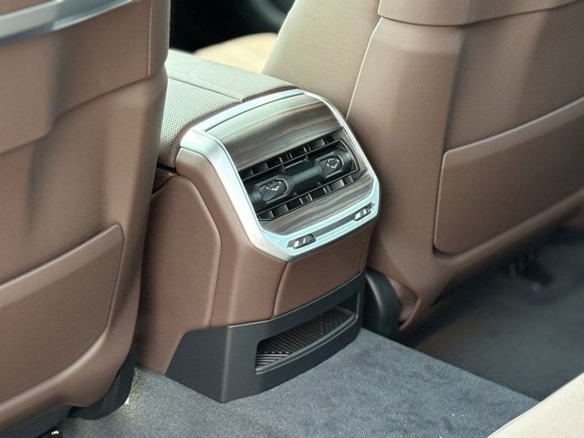 2025 BMW 7 Series 760i xDrive