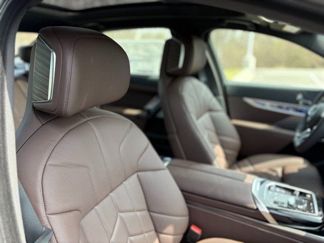2025 BMW 7 Series 760i xDrive