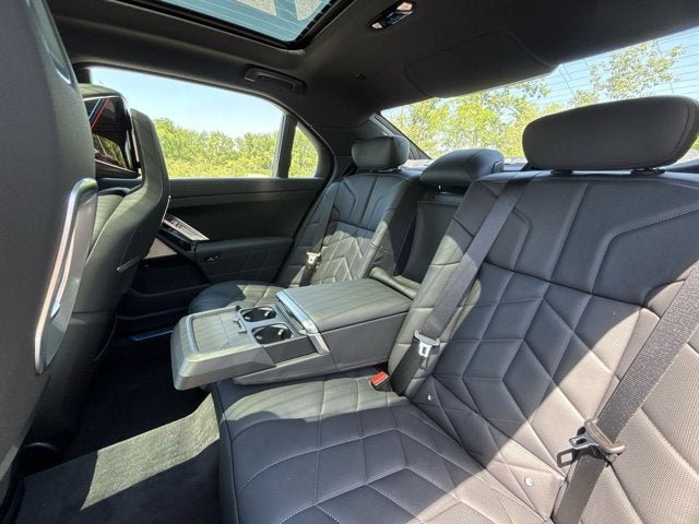 2026 BMW 7 Series 750e xDrive