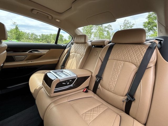 2022 BMW 7 Series 750i xDrive