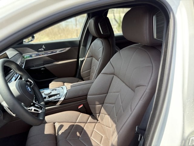 2025 BMW i7 xDrive60