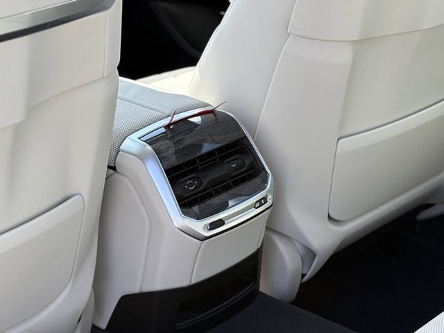 2025 BMW i7 xDrive60