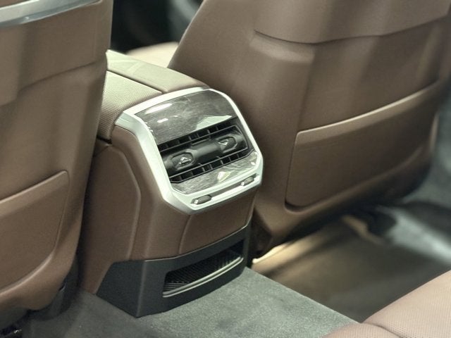 2025 BMW i7 xDrive60