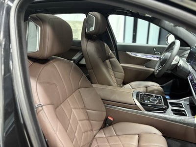 2025 BMW i7 xDrive60