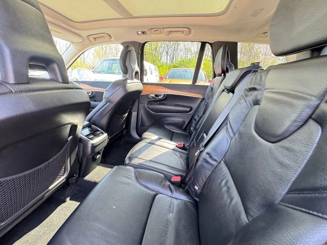 2021 Volvo XC90 Momentum