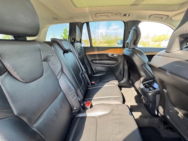2021 Volvo XC90 Momentum