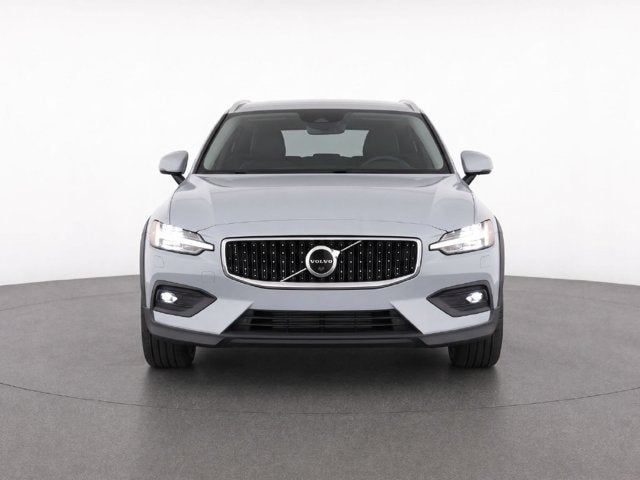 2025 Volvo V60 Cross Country Plus