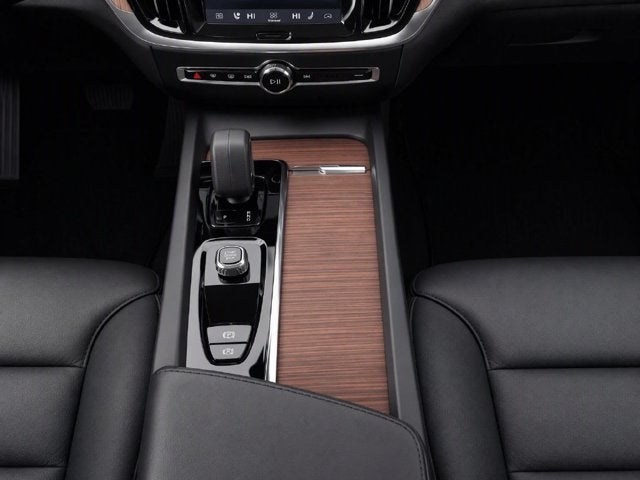 2025 Volvo V60 Cross Country Plus