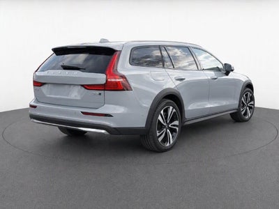 2025 Volvo V60 Cross Country Plus