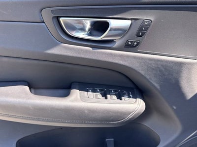 2025 Volvo XC60 Plus