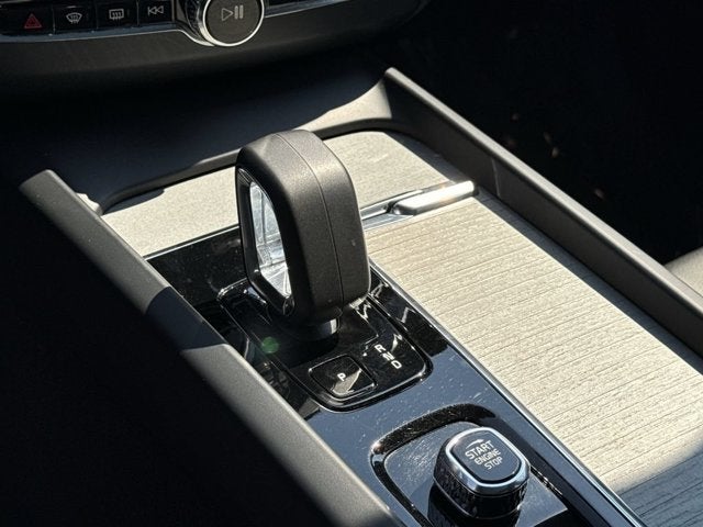 2025 Volvo XC60 Plus