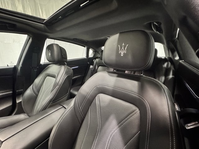 2023 Maserati Quattroporte Modena Q4