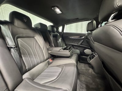 2023 Maserati Quattroporte Modena Q4